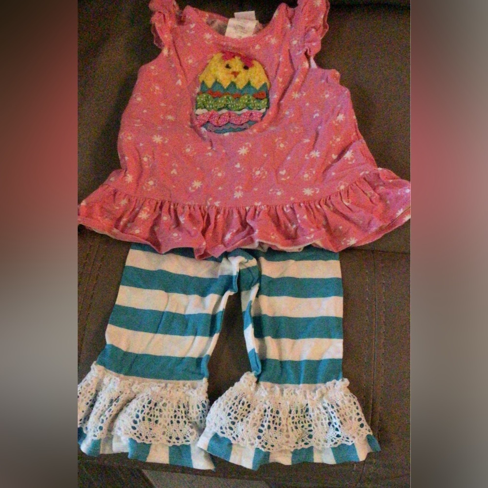 2 piece outfit size 24 mo